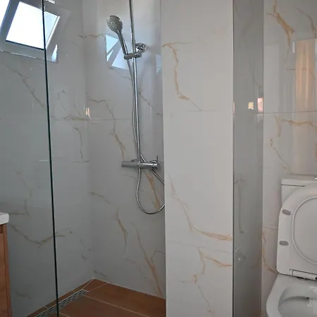 Bashkim Appartement *