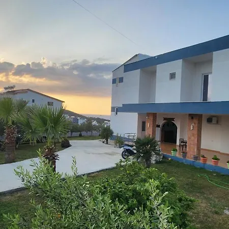 Bashkim Apartment *